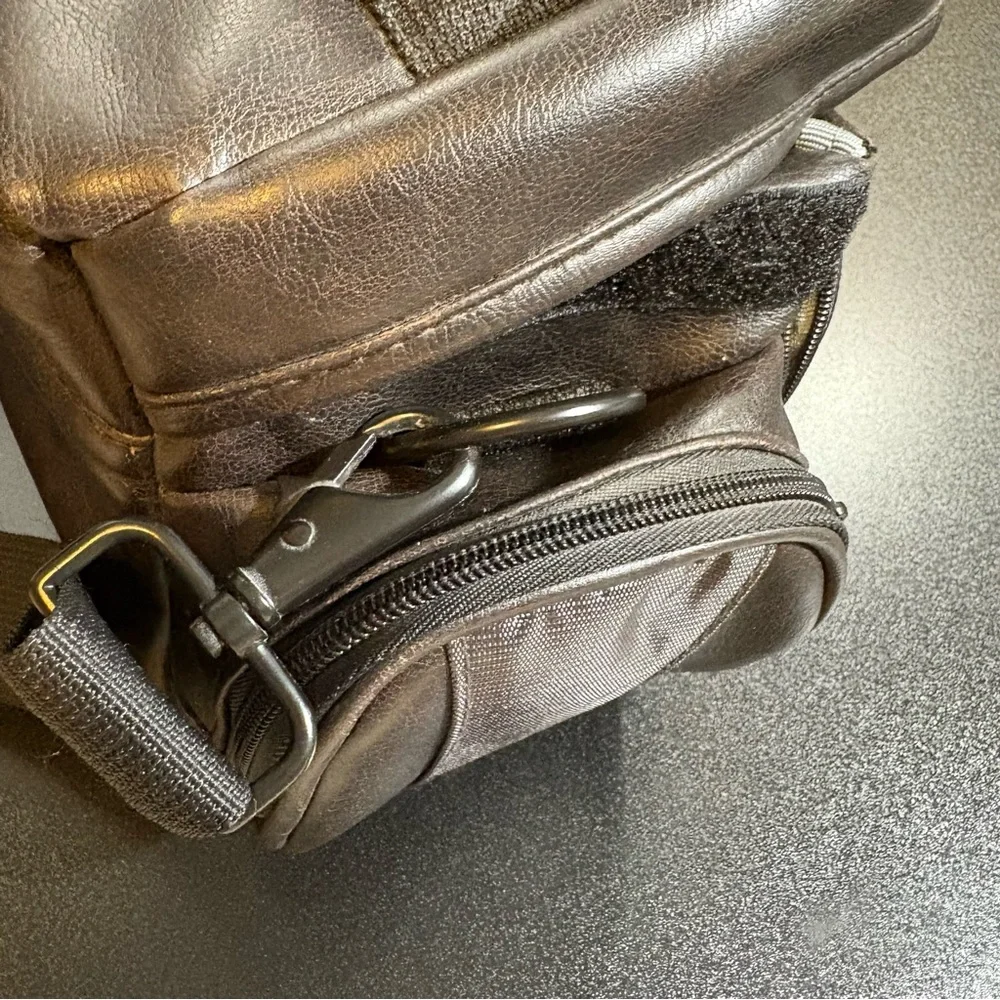Black and Gray Messenger Bag with Adjustable Strap‎